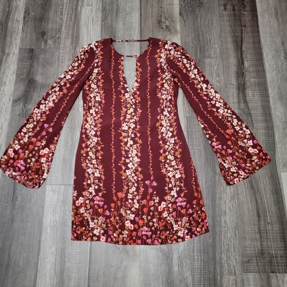 Kimchi Blue Keyhole Shift Long Sleeve Burgundy Floral Dress